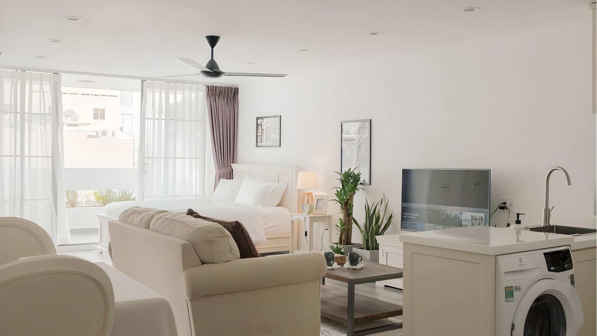 Luxury Apartment, 1 Bedroom, Balcony, Garden Area | Desk, free WiFi, bed sheets