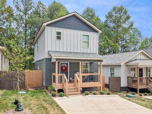 Exterior - Bluebird Cottage | Close to Downtown | Sleeps 4 (Chattanooga)