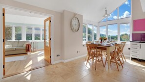 Dining - Whitehall Cottage - sleeps 8 guests  in 4 bedrooms (Painswick)