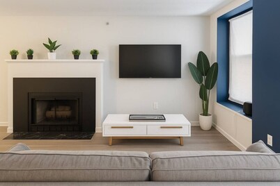 Cozy Downtown Cleveland Loft