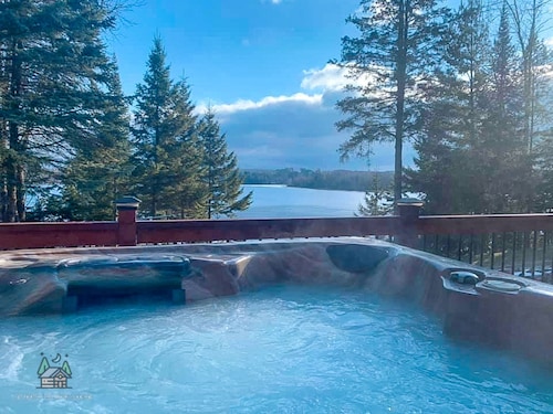 Sunrise Pines Lakeside Escape, Butternut Lake Adventure with Hot Tub