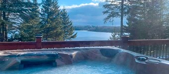 Sunrise Pines Lakeside Escape, Butternut Lake Adventure with Hot Tub