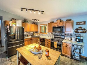Microwave, oven, stovetop, coffee/tea maker - Sunrise Pines Escape, Butternut Lake w/Hot Tub (Butternut)