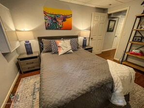 4 bedrooms, free WiFi, bed sheets - Sunrise Pines Lakeside Escape, Butternut Lake Adventure with Hot Tub (Butternut)