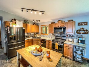 Microwave, oven, stovetop, coffee/tea maker