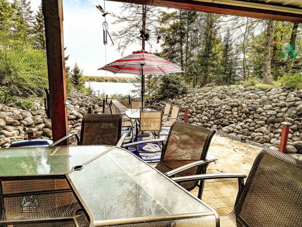 Outdoor dining - Sunrise Pines Lakeside Escape, Butternut Lake Adventure with Hot Tub (Butternut)