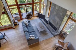 Smart TV, fireplace, offices