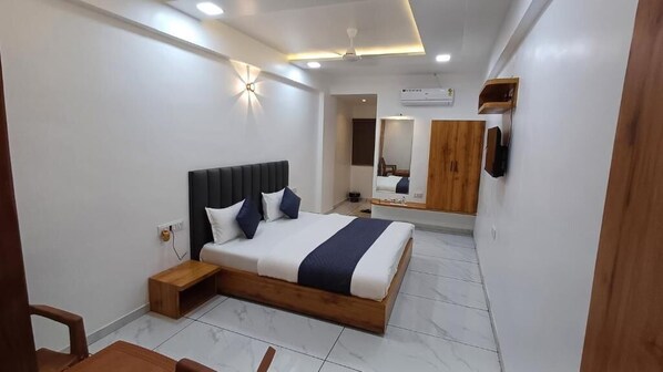 Bureau, espace de travail pour ordinateur portable