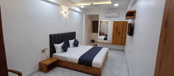 Hotel The Grand Jashi Residency