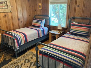 2 bedrooms, desk, free WiFi, bed sheets