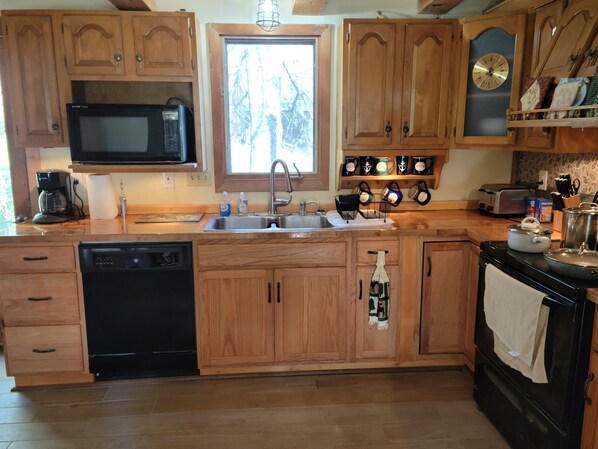 Microwave, oven, stovetop, dishwasher