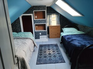 3 室のベッドルーム、アイロン / アイロン台、WiFi、ベッドシーツ