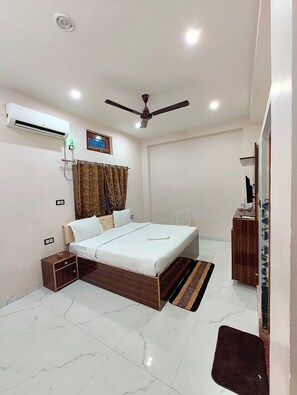 Phòng đôi Deluxe, nhiều giường, máy điều hòa | Quang cảnh từ phòng