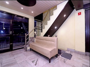 Interior - Hotel SS Palace Varanasi  (Varanasi)