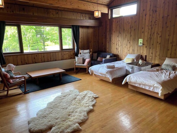 2 عدّة غرف نوم ومكتب وواي فاي مجانًا وملاءات أسرّة