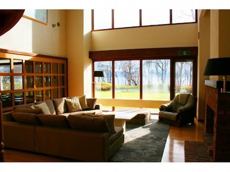 Living area. Tulip Room at Lake Toya / Abutagun Toyakocho Hokkaidō