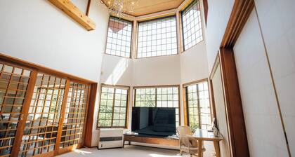 A traditional Japanesestyle hot spring inn in Izu / Ito Shizuoka