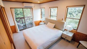 4 bedrooms, desk, free WiFi, bed sheets