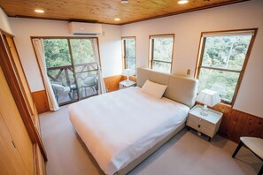 4 bedrooms, desk, free WiFi, bed sheets