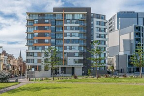 Exterior - Perfect Penthouse - WiFi included - No Airbnb Fees (Newcastle)