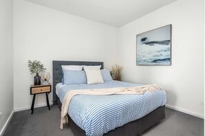 1 dormitorio, tabla de planchar con plancha, wifi