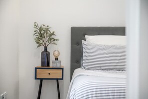 1 غرفة نوم ومكواة/لوح كي وواي فاي