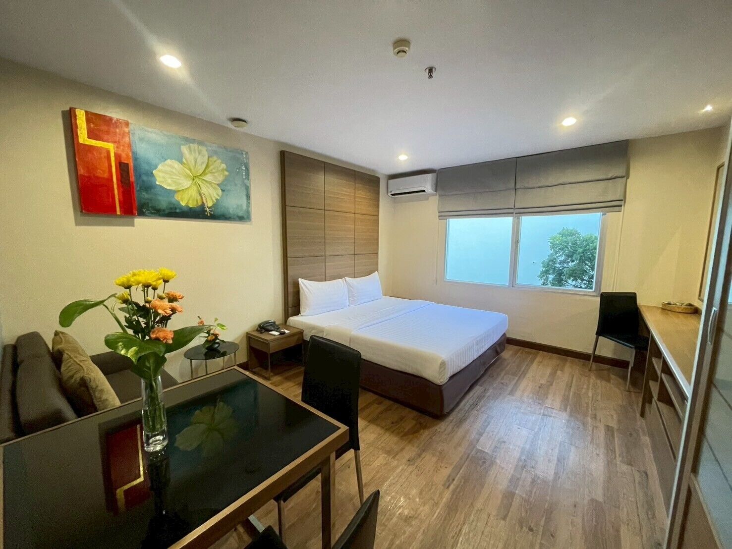 开间 | 办公桌、免费 WiFi、床单