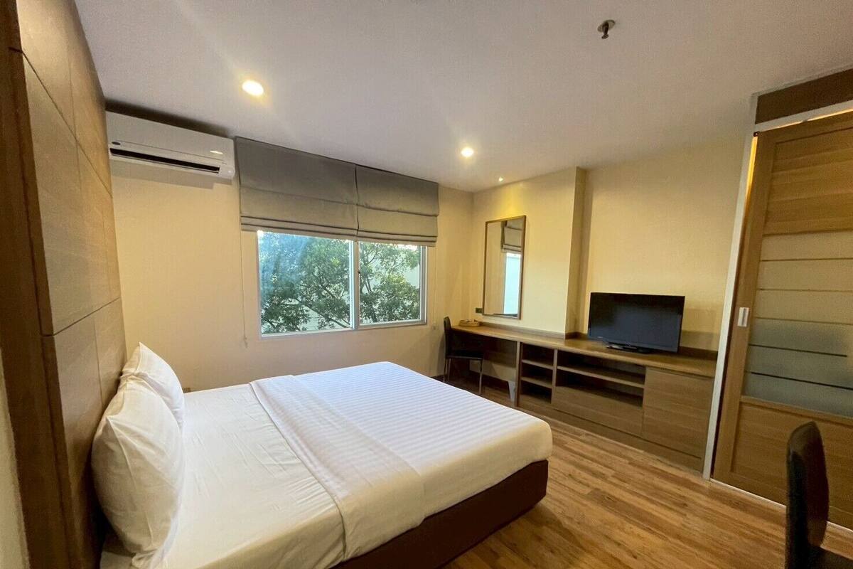 Standard Room | Desk, free WiFi, bed sheets