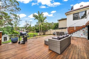 Outdoor dining - Humble Abode (Charlestown)