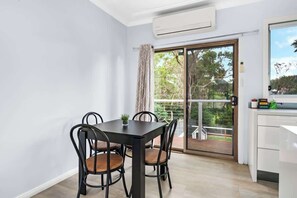 Dining - Humble Abode (Charlestown)