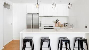 Fridge, microwave, oven, stovetop