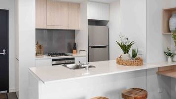 Fridge, microwave, oven, stovetop