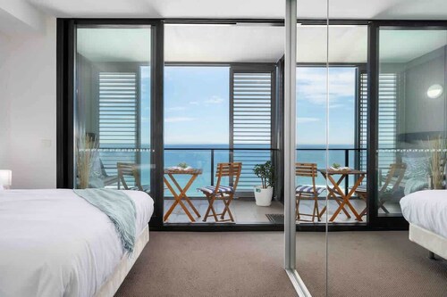 Beachfront Beauty - Ocean Views & Parking