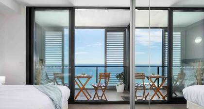 Beachfront Beauty - Ocean Views & Parking
