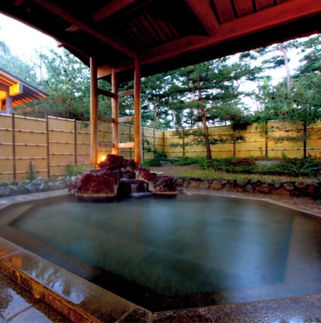 Spa. For 3 people Main building 10 tatami Japanesest / Sado Niigata