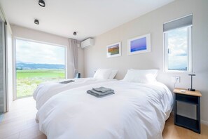 4 slaapkamers, een bureau, een strijkplank/strijkijzer, gratis wifi