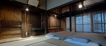 Near the Takeda Castle Ruins A 120yearold trad / Asago Hyōgo