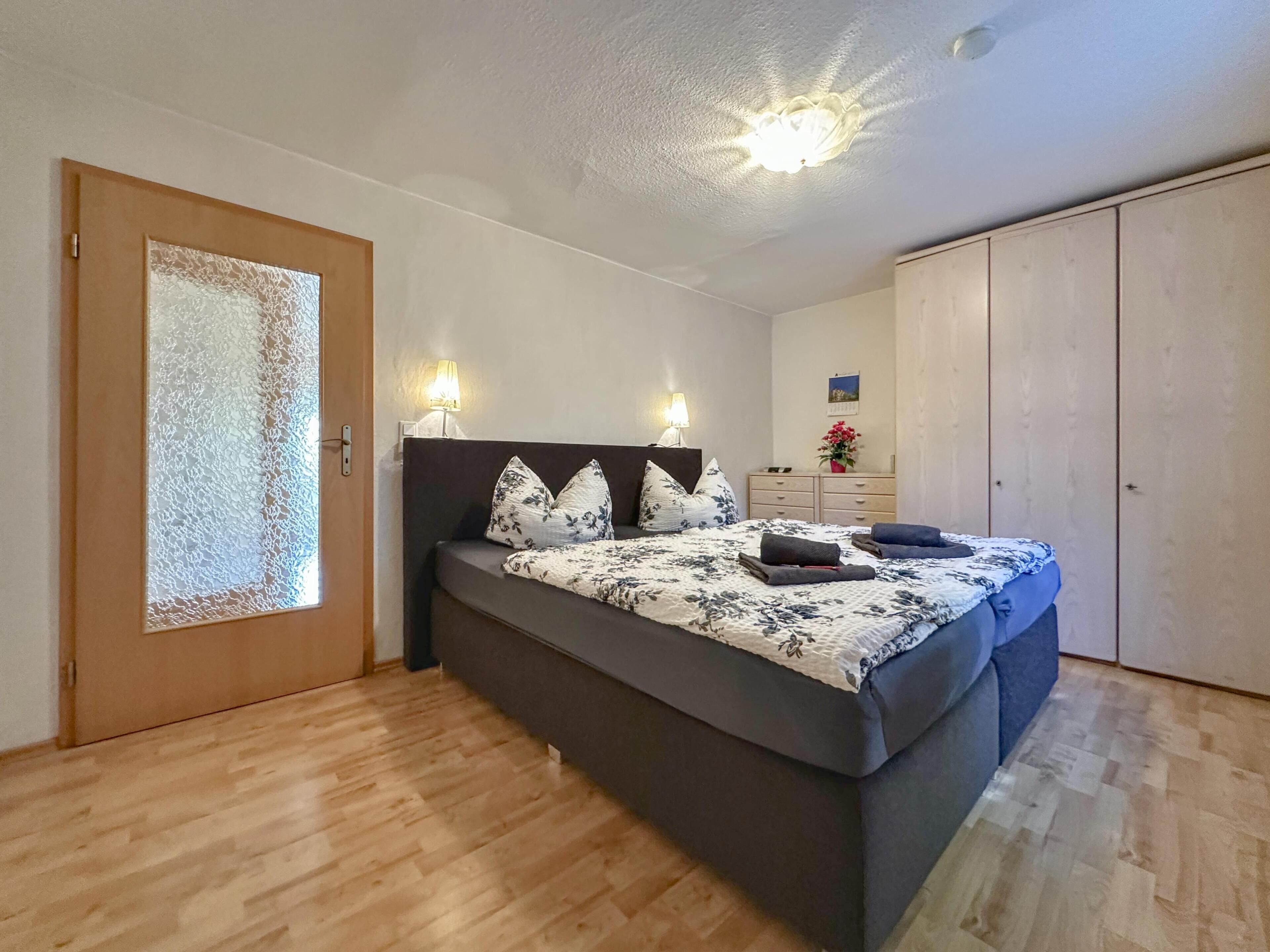 1 bedroom, iron/ironing board, internet