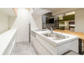 Fridge, microwave, stovetop, cookware/dishes/utensils