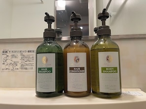 Bathroom amenities