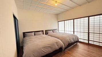 4 bedrooms, free WiFi, bed sheets