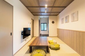 Interior - Suite villa type entire building available for re / Fukuoka Fukuoka (Fukuoka)