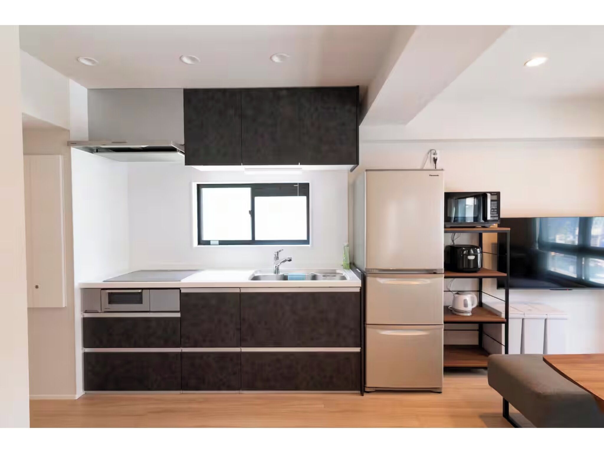 冰箱、微波炉、炉灶、厨具/餐具