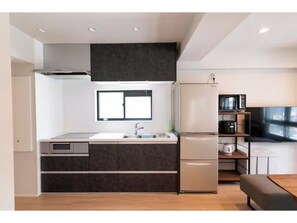 Fridge, microwave, stovetop, cookware/dishes/utensils