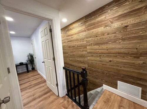 Charming 2-bedroom house in terrific Rahway near train to NYC