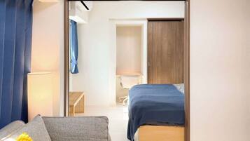1 bedroom, desk, iron/ironing board, WiFi