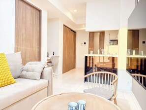 Unclassified image, 5 of 55, button