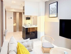 Téléviseur, bureau