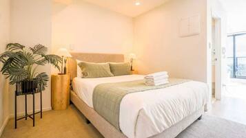 Iron/ironing board, WiFi (free), bed sheets