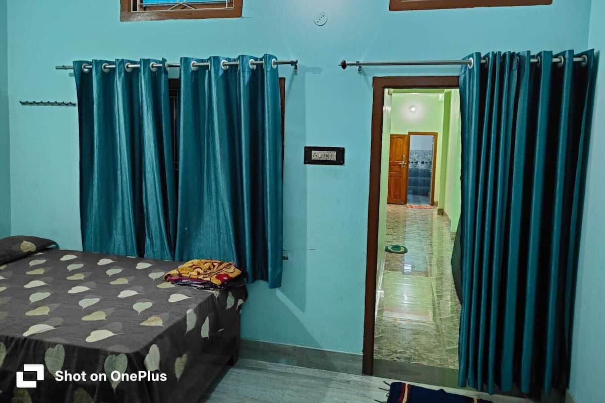 Deluxe Apartment, Non Smoking, City View | Rollaway beds, free WiFi, bed sheets